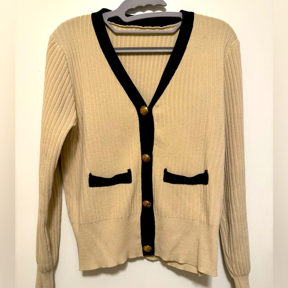 J.Ing cardigan beige and black